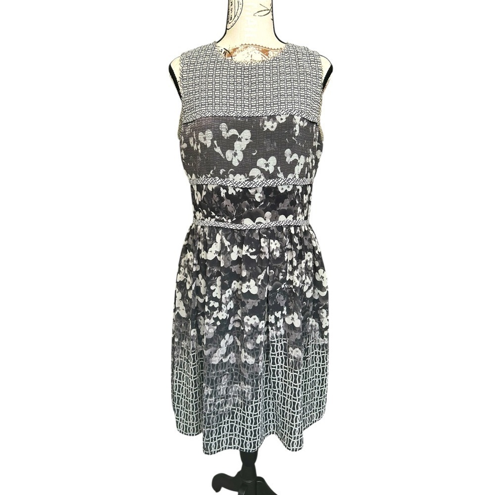 Betsey Johnson gray and black lightweight sleeveless dress size 8